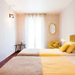 Charming 2-Bedroom Apartment In The City Centre